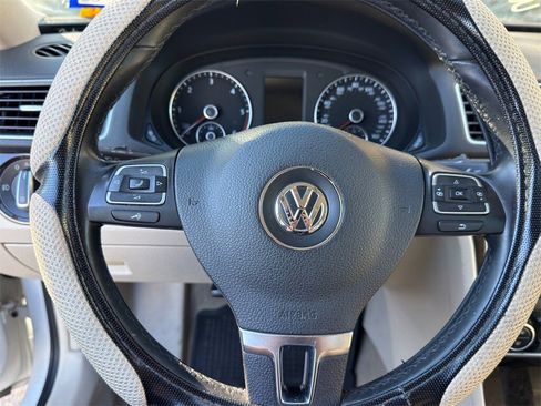 Used 2014 Volkswagen Passat TDI SEL Premium image 12