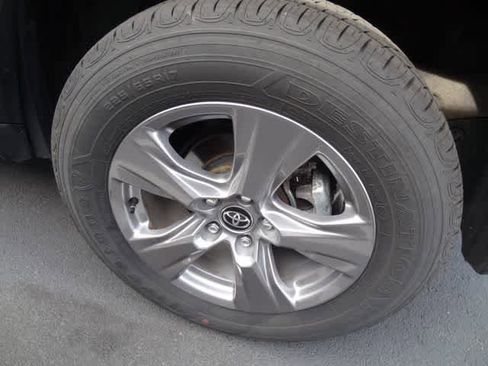 Certified 2025 Toyota RAV4 LE AWD/4WD image 12