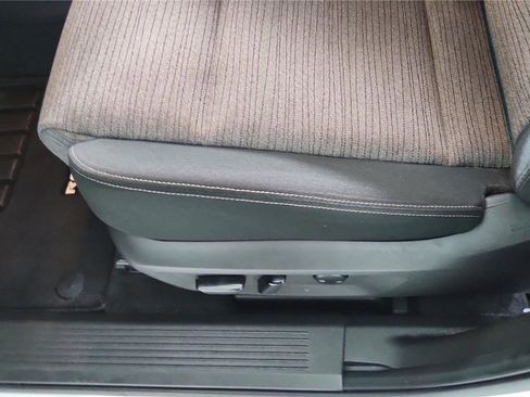 Certified 2023 Nissan Rogue SV image 17