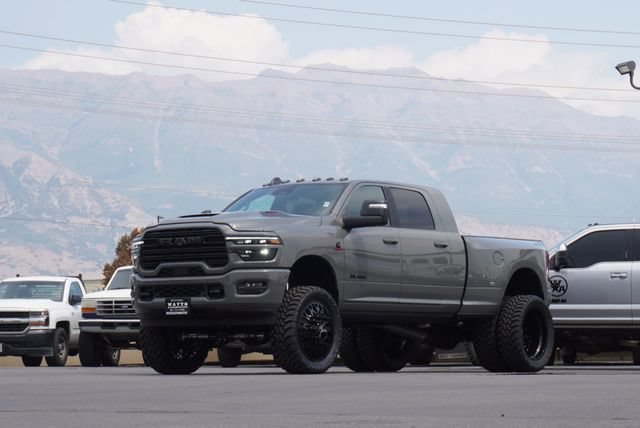 Used 2026 RAM 3500 Laramie AWD/4WD image 3