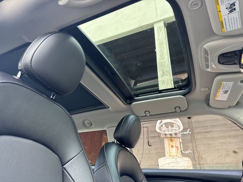 Used 2017 MINI Cooper 2-Door Hardtop image 14