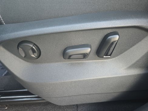 New 2025 Volkswagen Atlas Cross Sport SE image 26