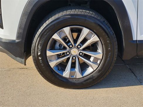 Used 2025 Chevrolet Equinox LT FWD image 17