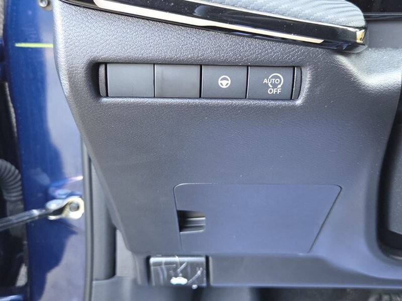 Used 2025 Nissan Kicks SR FWD image 26