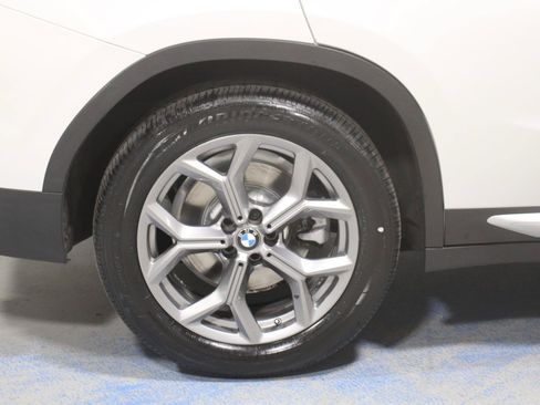 Used 2024 BMW X4 xDrive30i w/ Parking Assistance Package AWD/4WD image 36