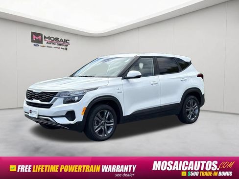 Used 2023 Kia Seltos LX AWD/4WD image 3