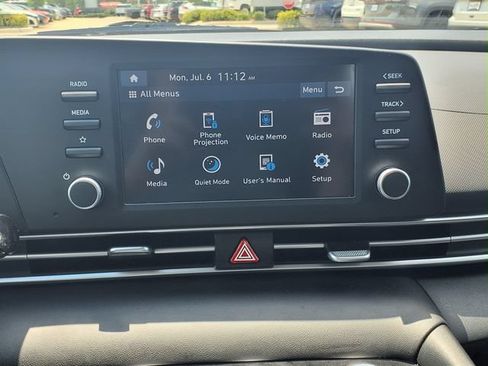 Used 2025 Hyundai Elantra SE FWD image 25