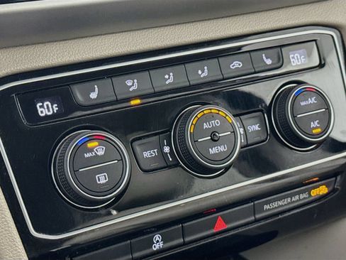 Certified 2023 Volkswagen Atlas SE AWD/4WD image 19