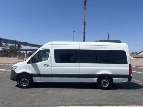 Used 2025 Mercedes-Benz Sprinter 2500 image 5