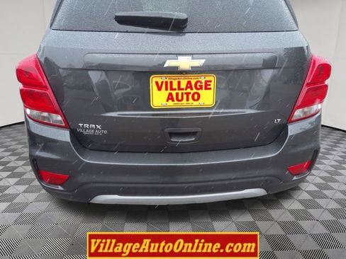 Used 2017 Chevrolet Trax LT w/ LT Convenience Package image 11