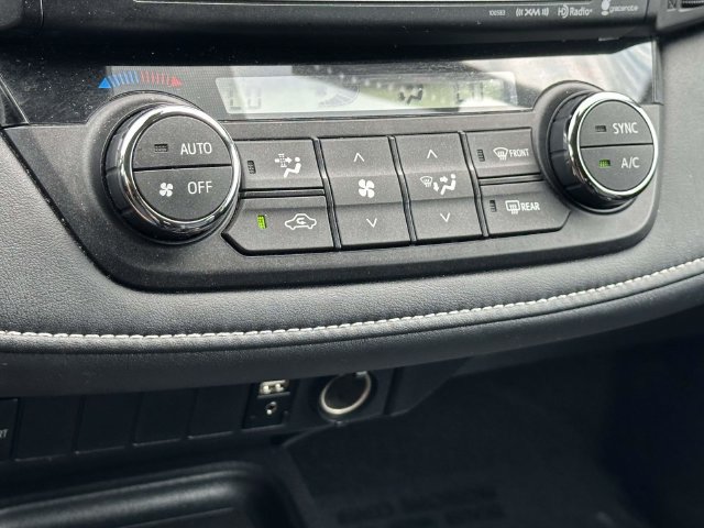 Used 2017 Toyota RAV4 XLE AWD/4WD image 22