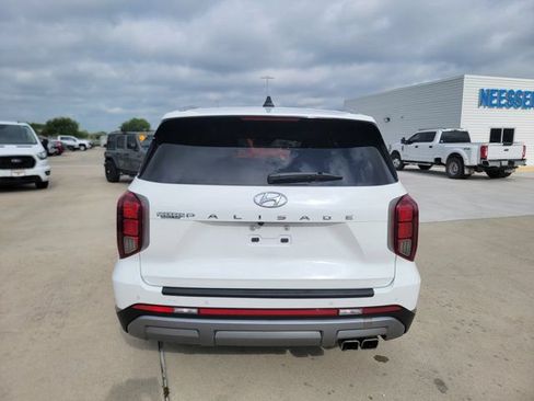 Used 2023 Hyundai Palisade SEL FWD image 6