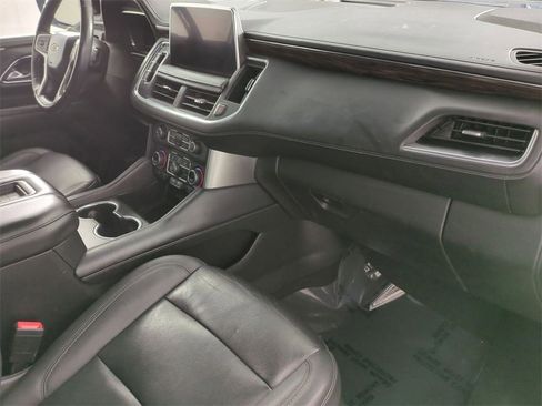 Used 2022 Chevrolet Suburban LT w/ Luxury Package image 30