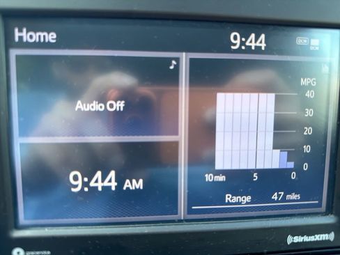 Used 2022 Toyota RAV4 XLE Premium image 11