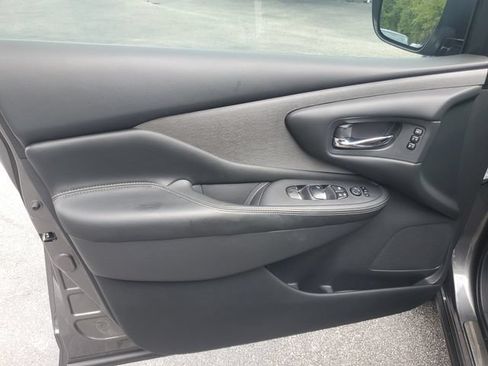 Used 2019 Nissan Murano SL w/ Cargo Package FWD image 11