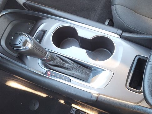 Used 2017 Chevrolet Malibu LT image 20