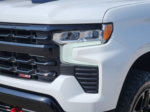 Used 2023 Chevrolet Silverado 1500 LT Trail Boss w/ Convenience Package II AWD/4WD image 16