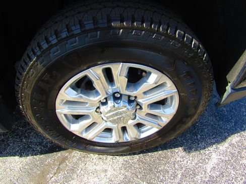 Used 2020 GMC Sierra 2500 Denali w/ Denali Ultimate Package image 10