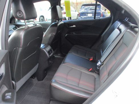 Certified 2022 Chevrolet Equinox RS w/ Infotainment Package image 12