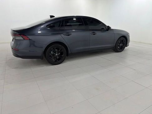 Used 2025 Honda Accord SE image 6