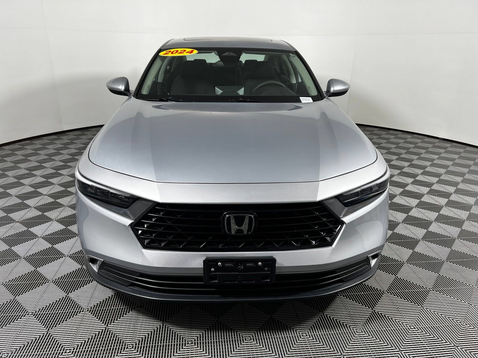 Used 2024 Honda Accord EX image 2