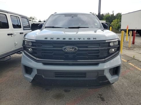 Used 2025 Ford Expedition Platinum w/ Stealth Appearance Package AWD/4WD image 2