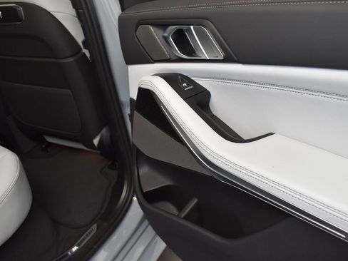 New 2026 BMW X5 xDrive50e w/ M Sport Package image 21