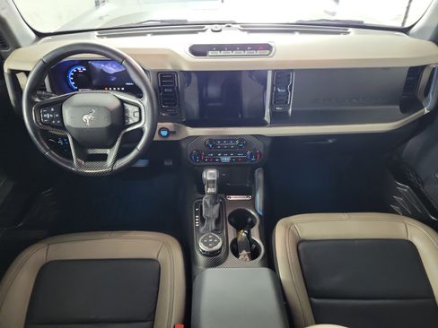 Used 2022 Ford Bronco Wildtrak AWD/4WD image 11