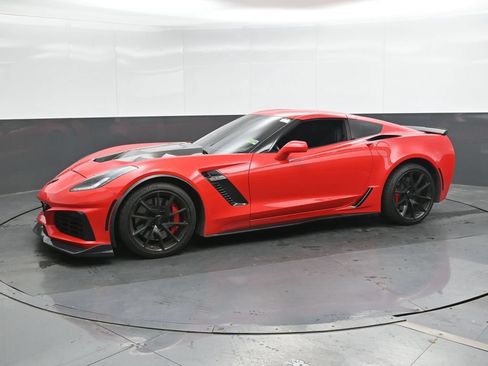 Used 2016 Chevrolet Corvette Z06 w/ 3LZ Preferred Equipment Group RWD image 7