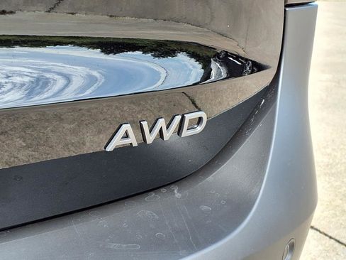 Certified 2025 Nissan Kicks SV image 3