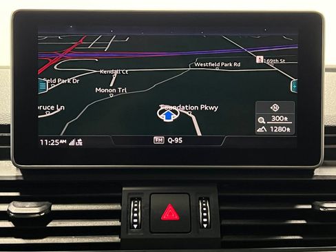 Used 2018 Audi SQ5 Prestige w/ Prestige Package image 11