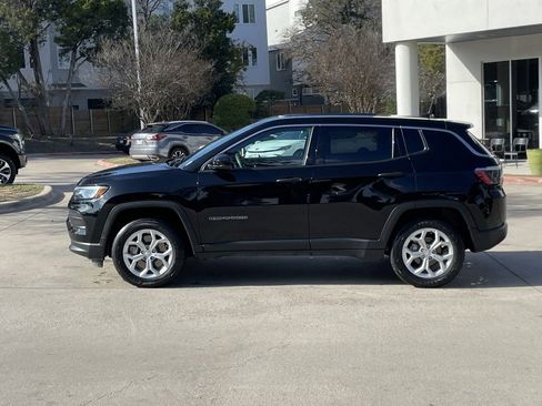 Used 2024 Jeep Compass Sport image 3