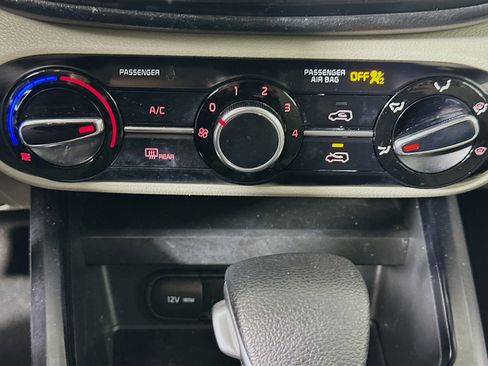 Used 2020 Kia Soul LX image 23