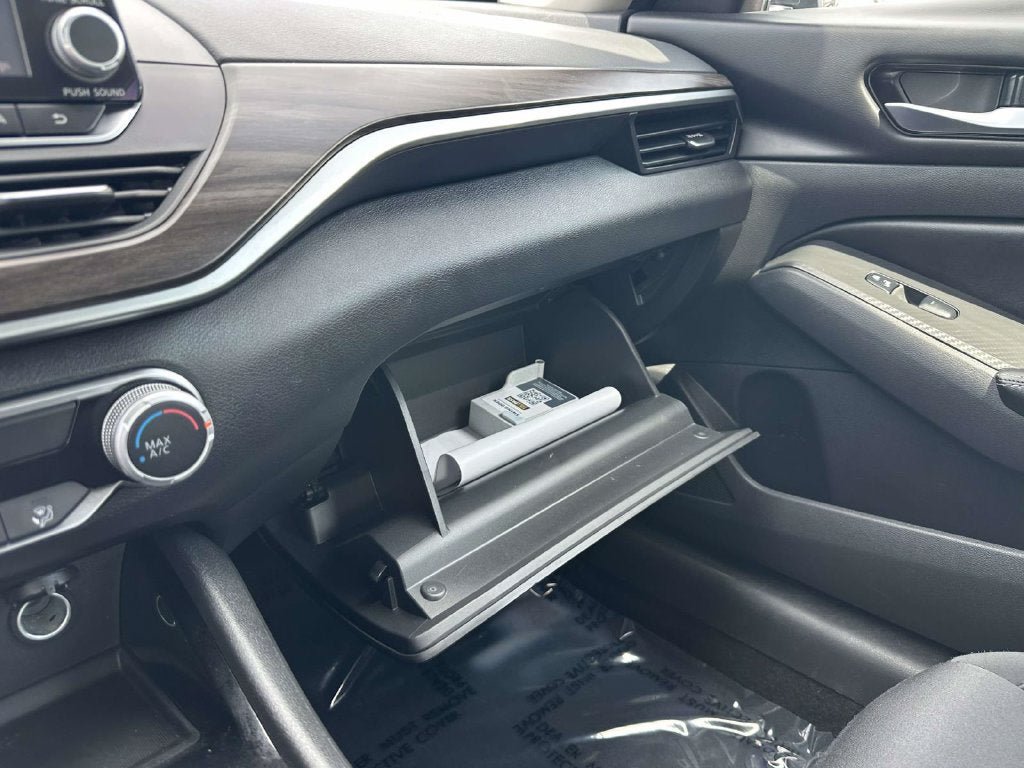 Certified 2024 Nissan Altima 2.5 SV FWD image 19
