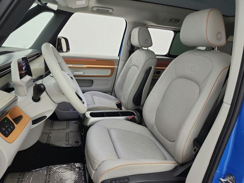 Used 2025 Volkswagen ID. Buzz Pro S Plus AWD/4WD image 15