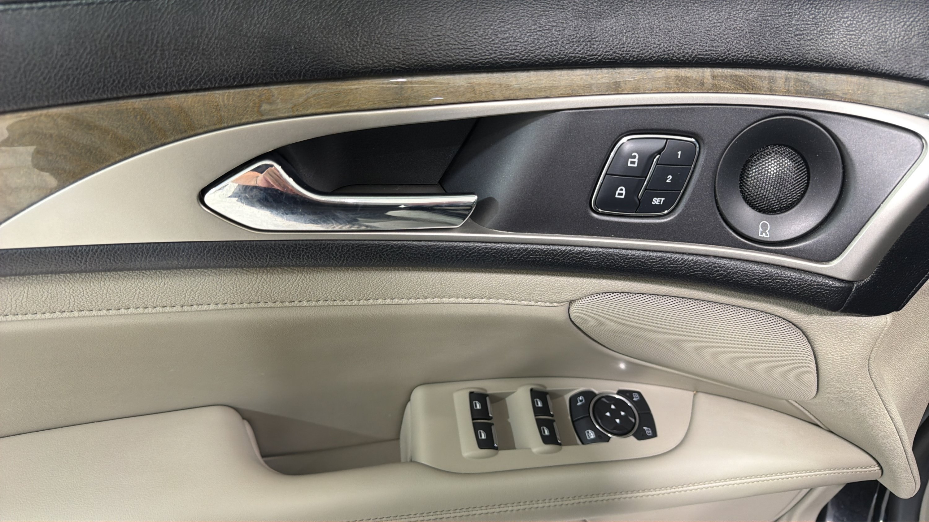 Used 2018 Lincoln MKZ Reserve w/ Magnetic Appearance Package AWD/4WD image 10