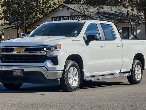 Used 2024 Chevrolet Silverado 1500 LT w/ Protection Package image 9