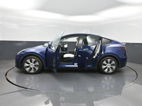 Used 2021 Tesla Model Y Long Range AWD/4WD image 28