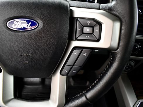 Used 2020 Ford F150 Lariat image 23