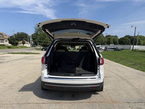 Used 2017 GMC Acadia Limited SLT AWD/4WD image 8