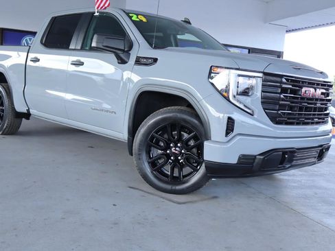 Used 2024 GMC Sierra 1500 Pro w/ Graphite Edition AWD/4WD image 3