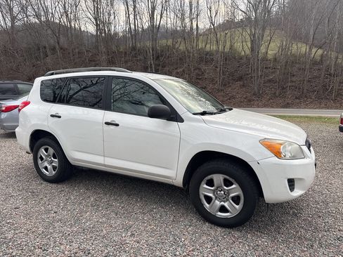 Used 2010 Toyota RAV4 Base 4x4 4dr SUV image 11