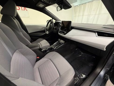 Used 2025 Toyota Corolla SE AWD/4WD image 9