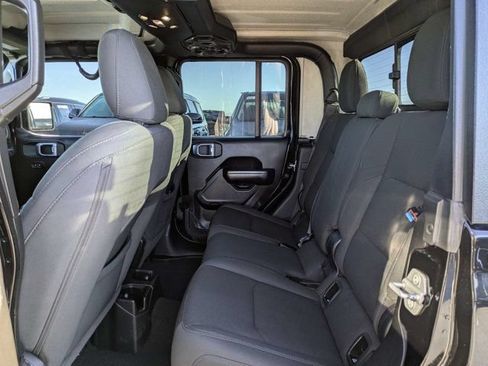 Used 2021 Jeep Gladiator Sport AWD/4WD image 13