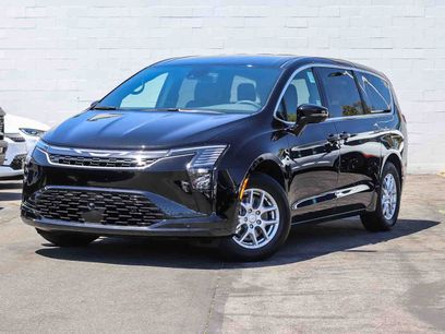 New 2027 Chrysler Pacifica Select