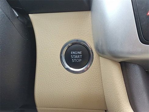 Used 2019 Toyota Highlander Limited image 25