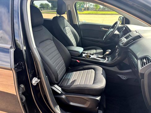 Used 2017 Ford Edge SE image 8