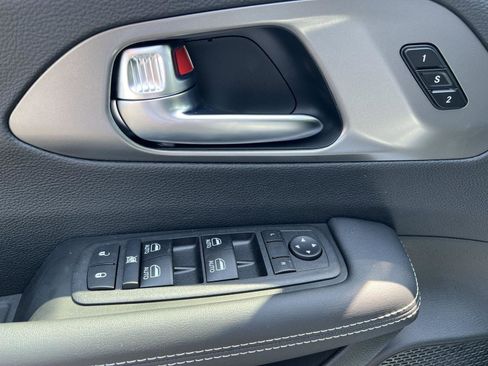 New 2026 Chrysler Pacifica Select image 14