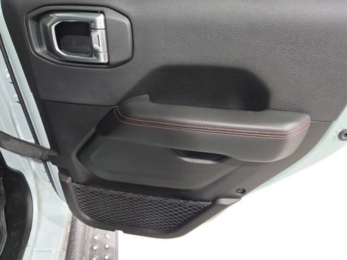 Used 2024 Jeep Wrangler Unlimited Rubicon image 16