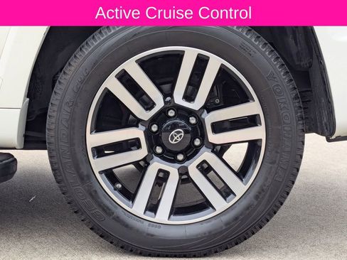 Used 2020 Toyota 4Runner SR5 Premium image 11